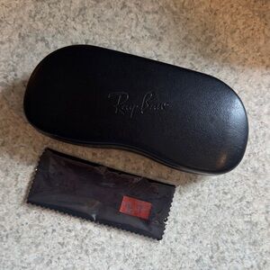 Ray Ban case & lenses wipe